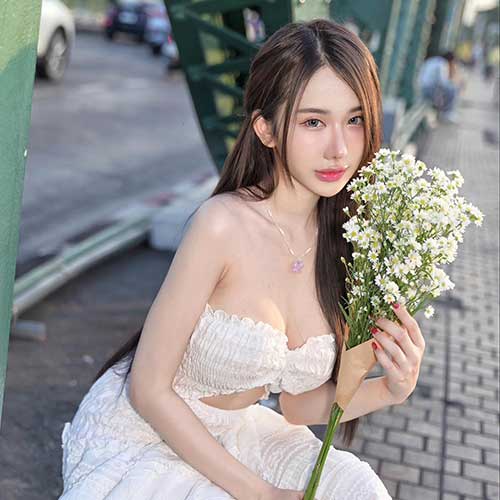 พลอยใส วราภรณ์